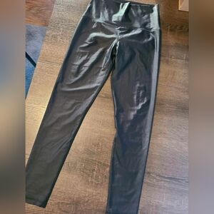 Aerie Offline Large Black Shiny 7/8 Length Leggings